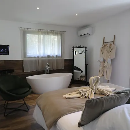 Confidentiel Le Grecale Hotel 4*